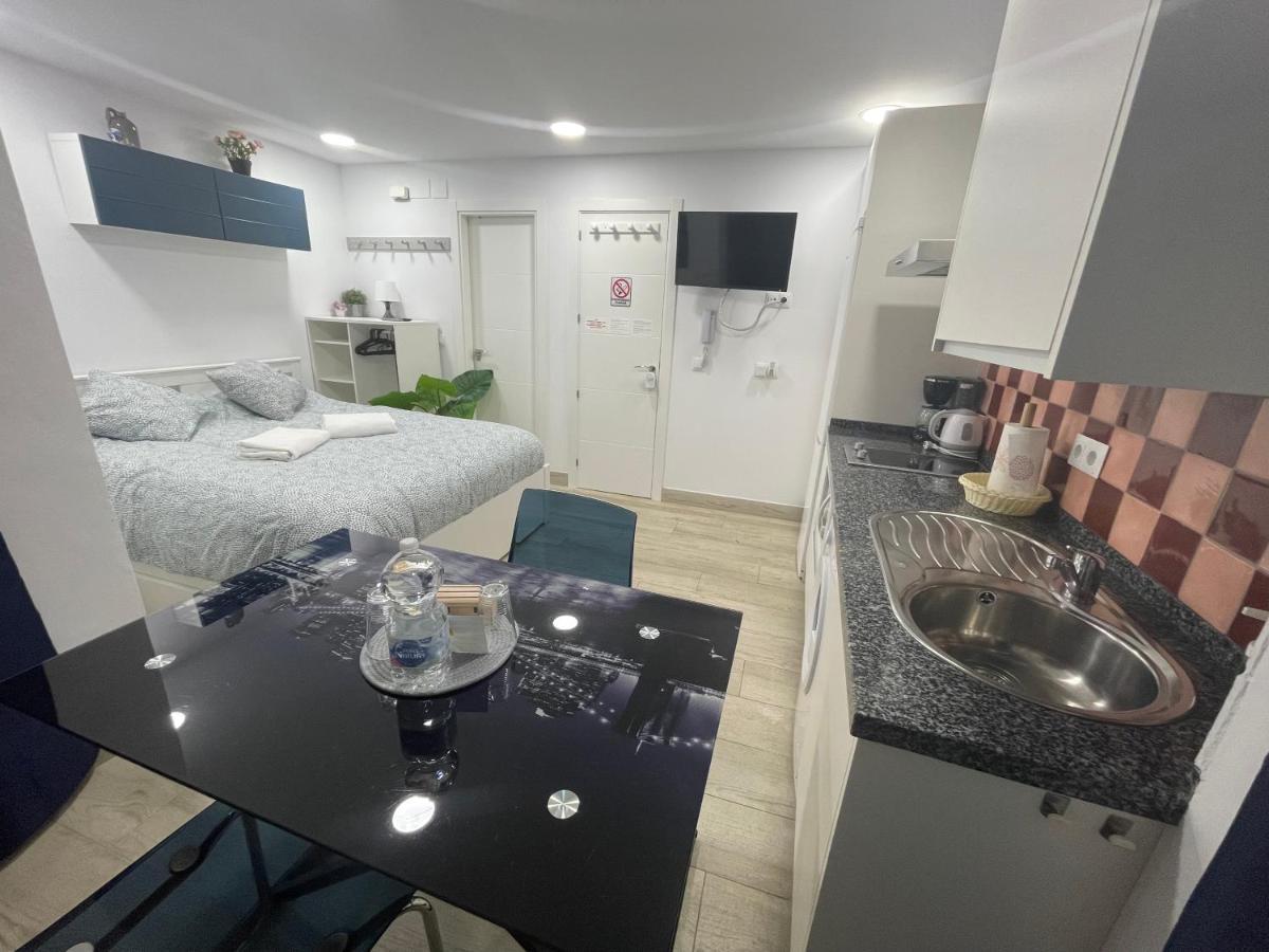 Playa Carihuela Apartamentos El Carmen Torremolinos Luaran gambar