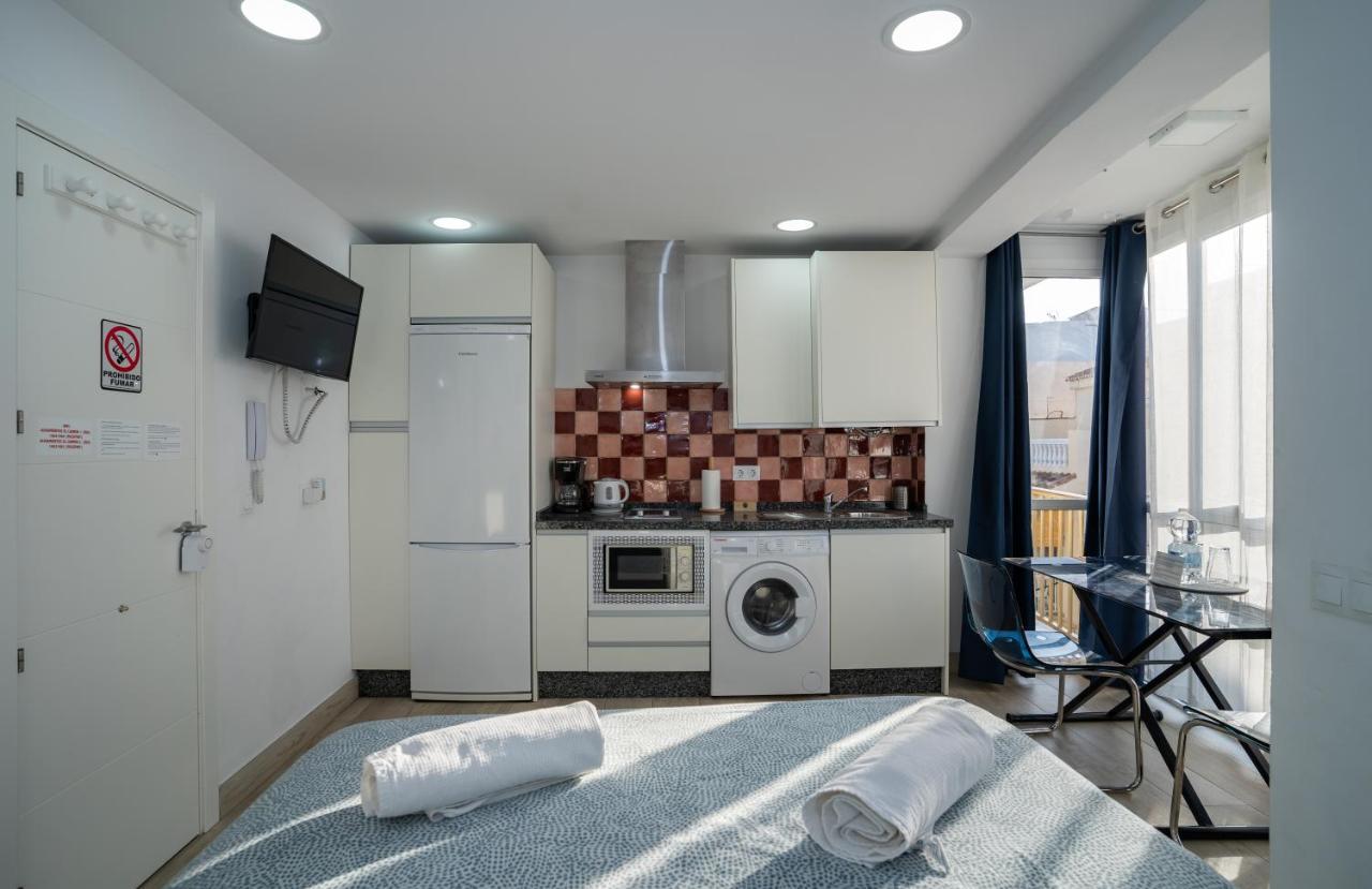 Playa Carihuela Apartamentos El Carmen Torremolinos Luaran gambar