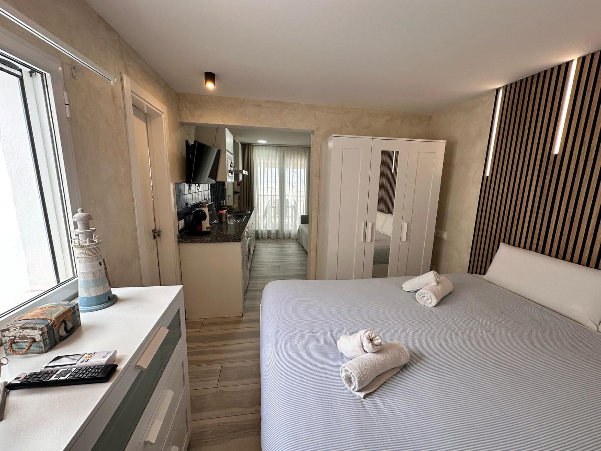 Playa Carihuela Apartamentos El Carmen Torremolinos Luaran gambar